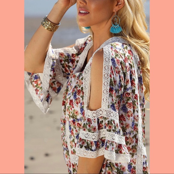 💥SALE💥 AMANDA White & Pink Shoulder Cutout Tunic - Picture 2 of 5